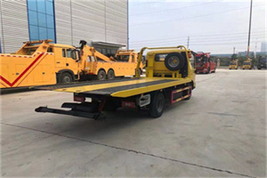 云城非事故拖车